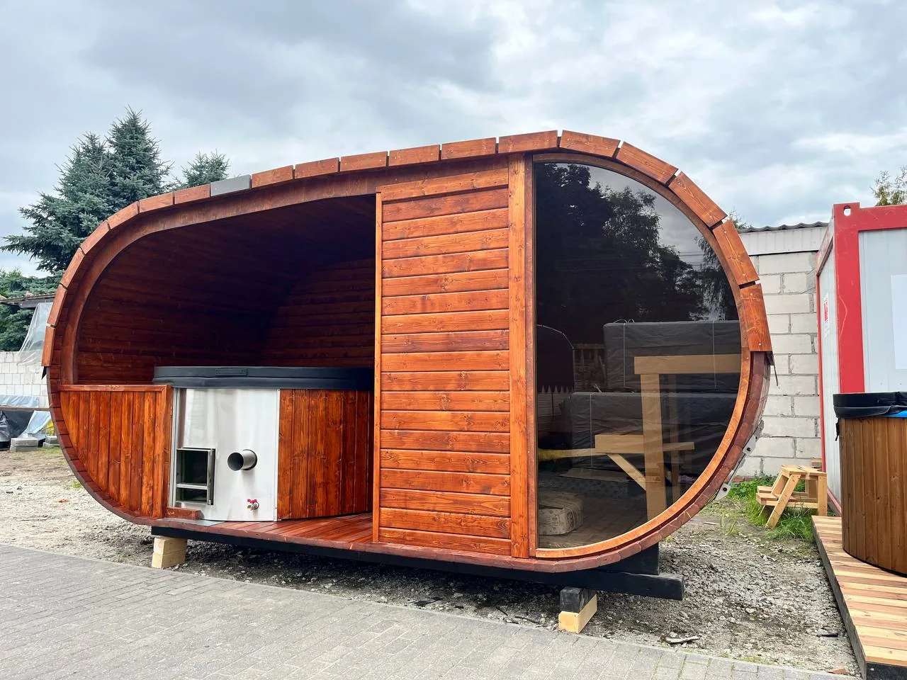 Oval 5 m + bain, tout thermo — sauna extérieur livré et posé par Sebonard en Belgique