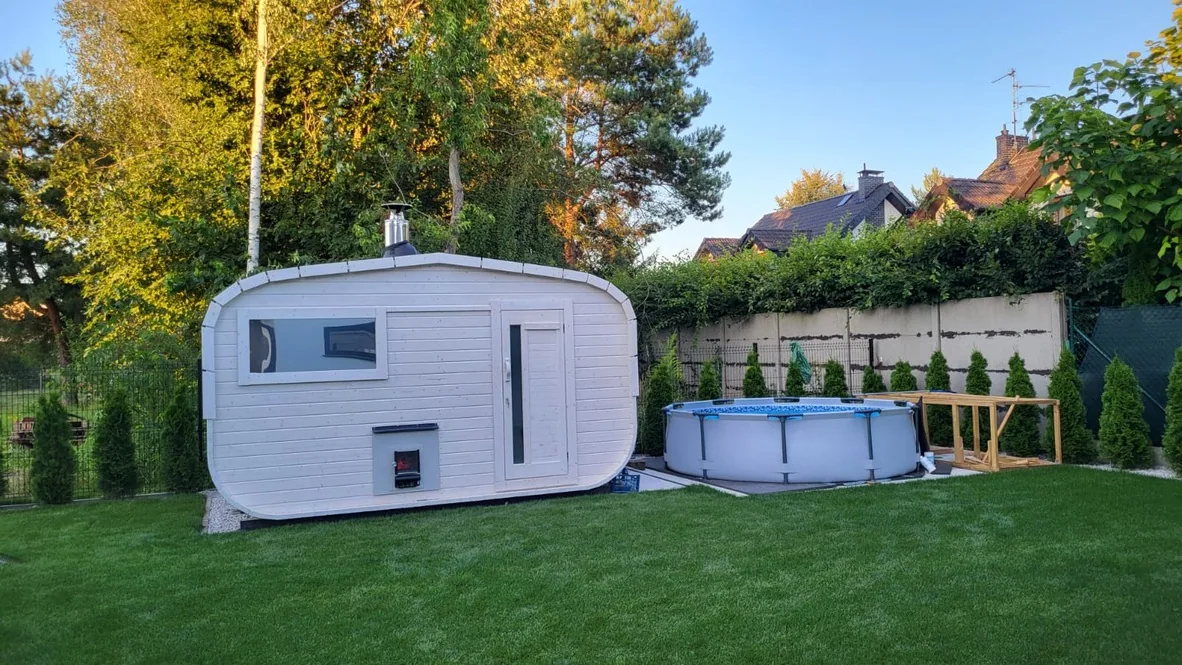Quadro-Oval 4 m — sauna extérieur livré et posé par Sebonard en Belgique