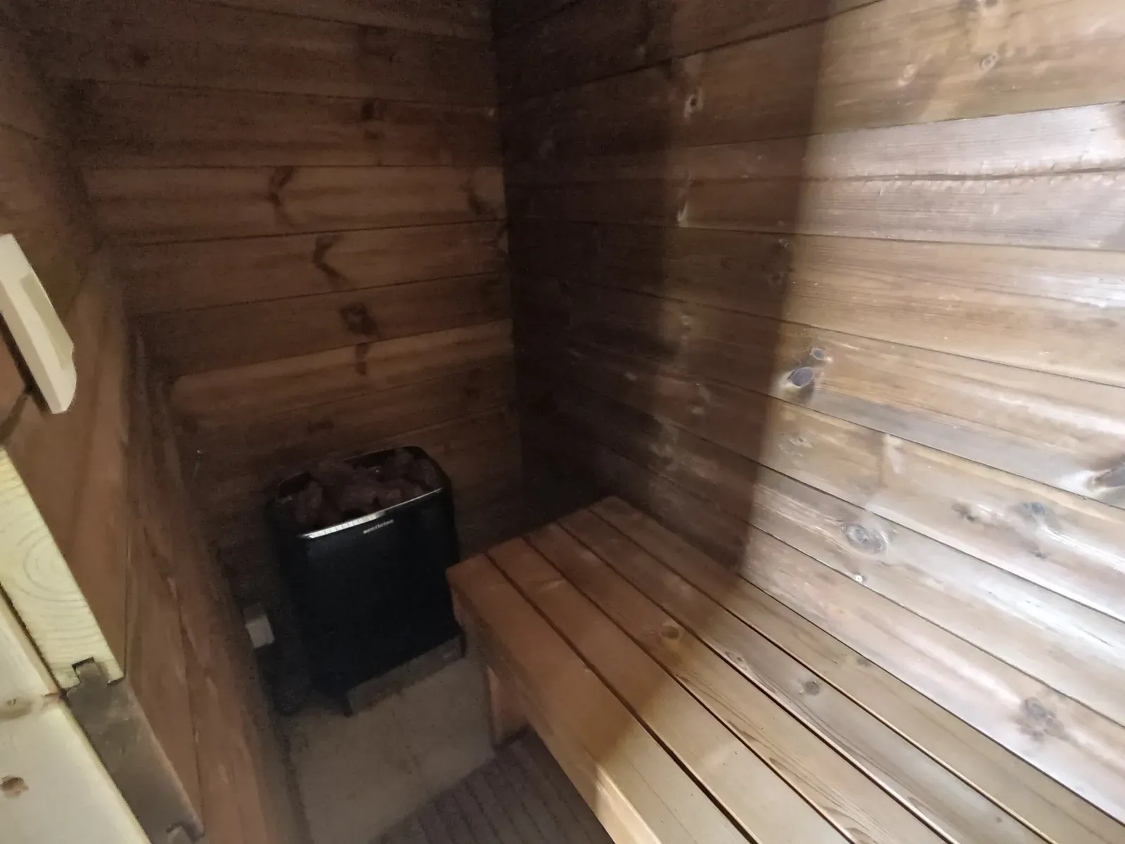 Mini sauna et douche sur mesure à Engis, dans moins de 3 m²