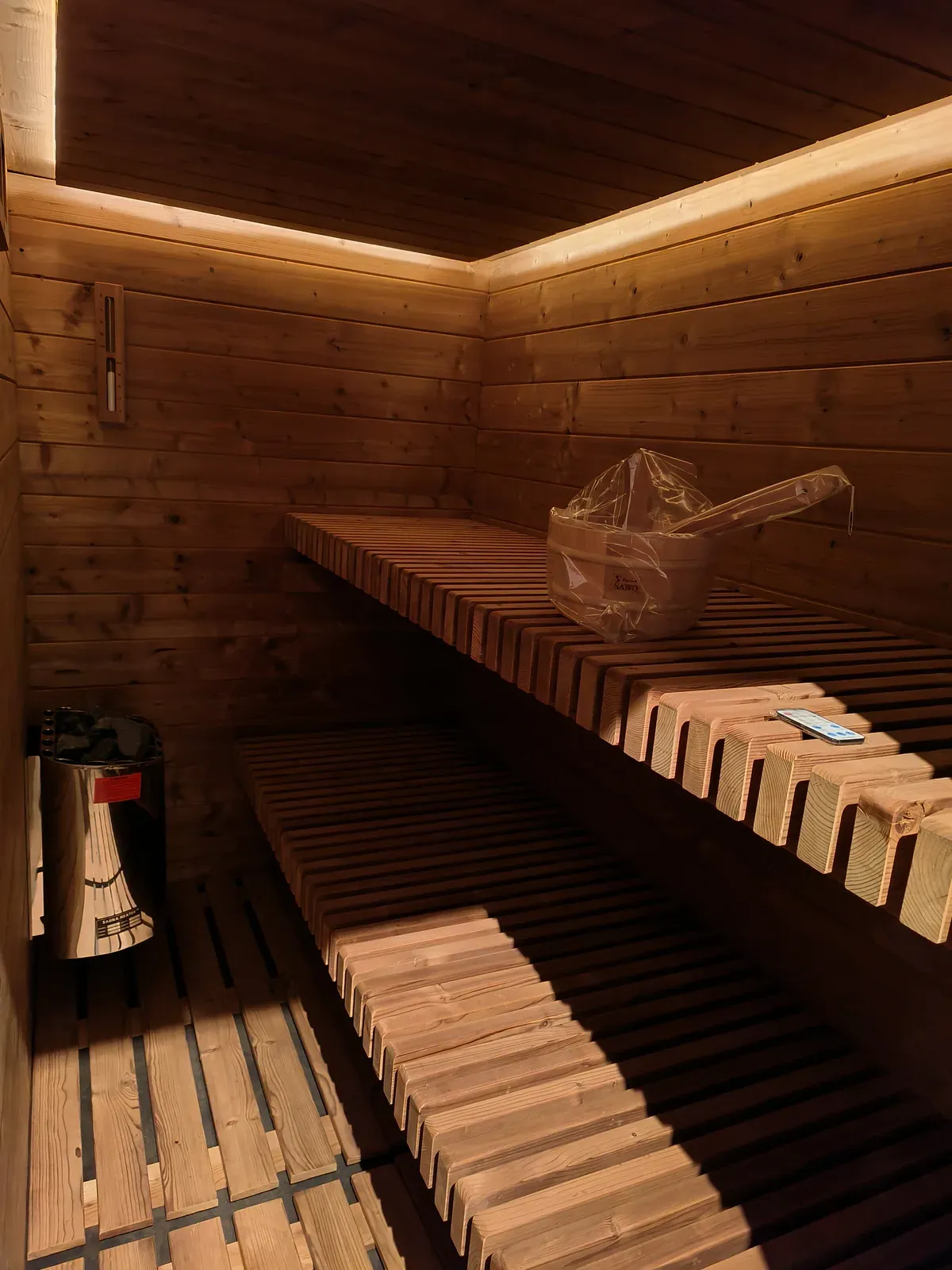 Sauna sur mesure sous combles à Visé, dans une chambre au toit en pente